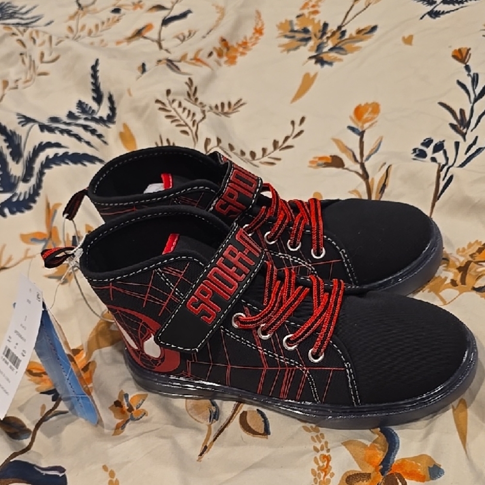 ❤️10/$40 New Spiderman Kids High-Top Sneakers - Black and Red Light Up